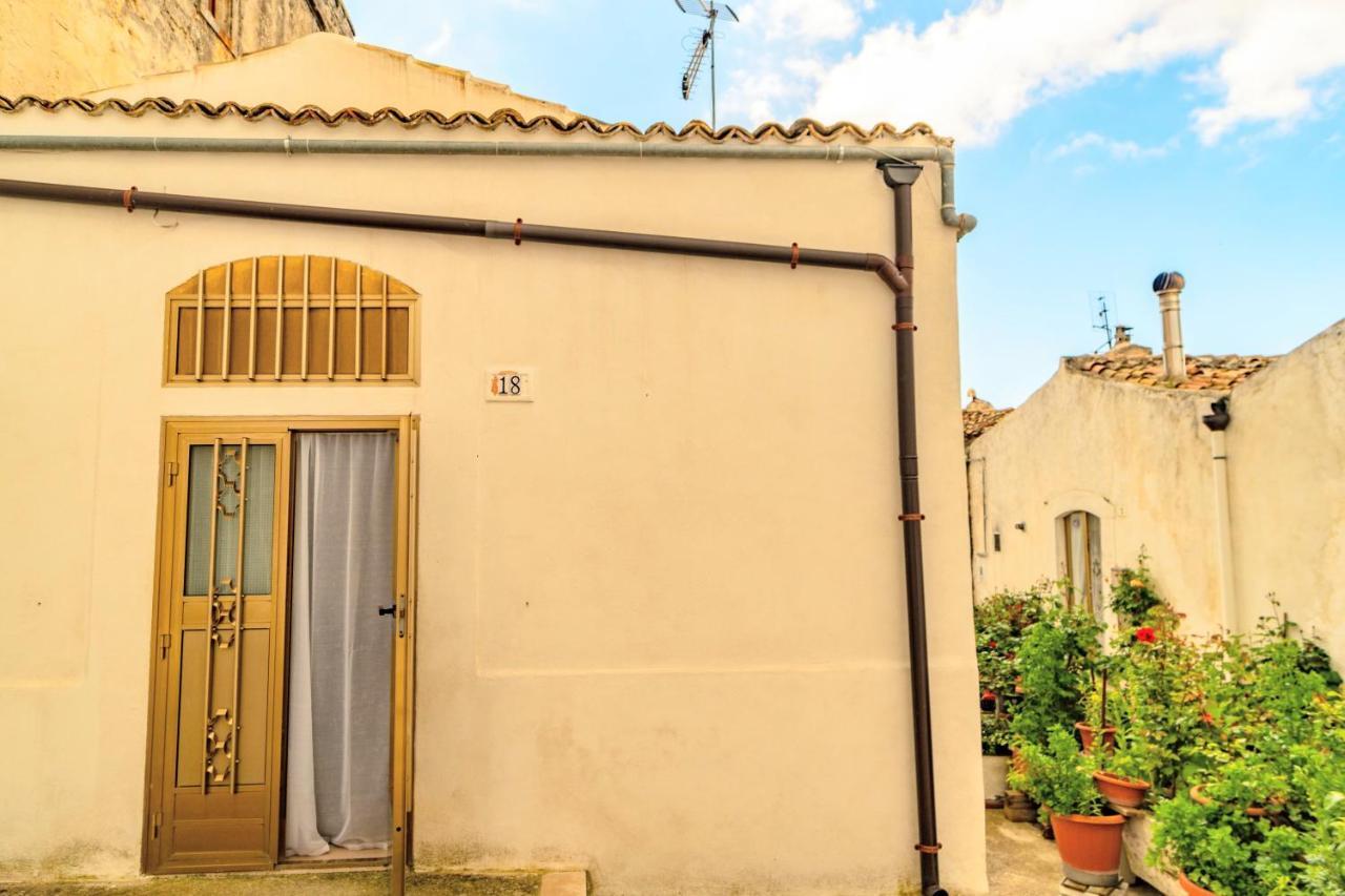 Casa Rione Medievale Villa Monte Sant'Angelo Bagian luar foto