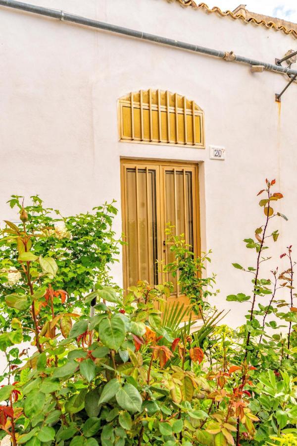 Casa Rione Medievale Villa Monte Sant'Angelo Bagian luar foto